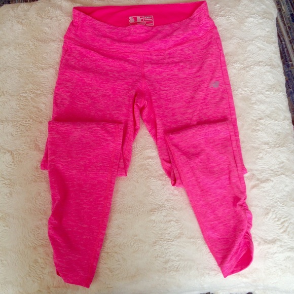 Pink New Balance work-out Capri leggings - Picture 3 of 8